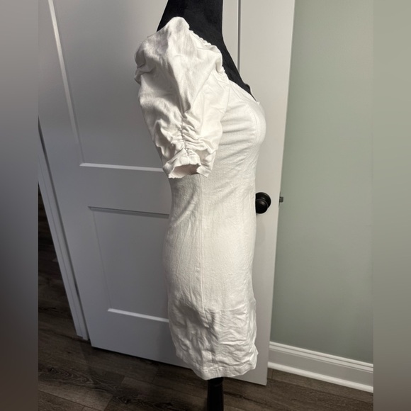 ALICE + OLIVIA Mimi Puff-Sleeve Denim Minidress white square sweetheart neck - Picture 4 of 13